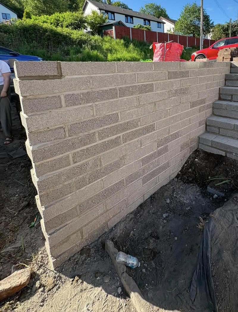 retaining wall with steps